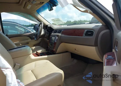 2014 Chevrolet Tahoe Ltz z USA, uszkodzony, nr VIN 1GNSKCE09ER212161